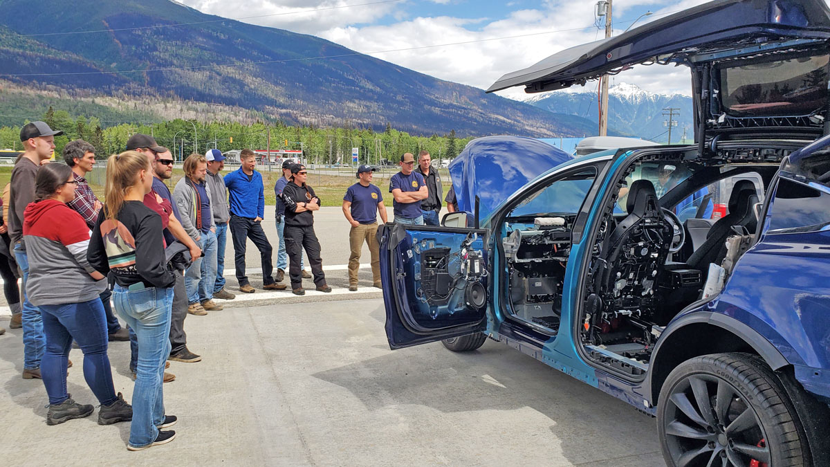 First responders get electric vehicle training The Rocky Mountain Goat